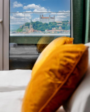 SKY PARK 1 - Luxurious #INSTAworthy Apartment in Downtown City Center with Included Parking, Best Address in Town Bratislava